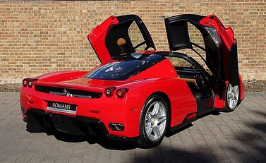 Ferrari Enzo 11