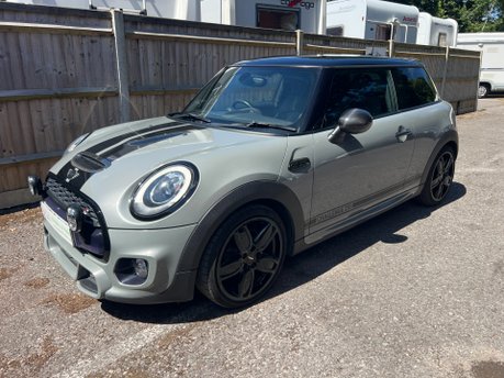 Mini Hatch 2.0 CHALLENGE 210 EDITION AUTOMATIC 3dr 9