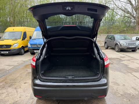 Nissan Qashqai 1.6 dCi Tekna SUV 5dr Diesel Manual 2WD Euro 6 (s/s) (130 ps) 25