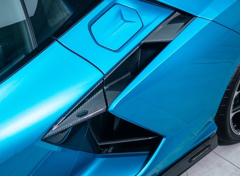 Lamborghini Revuelto 33