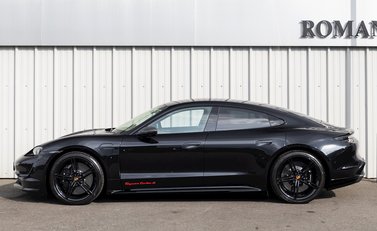 Porsche Taycan Turbo S 2
