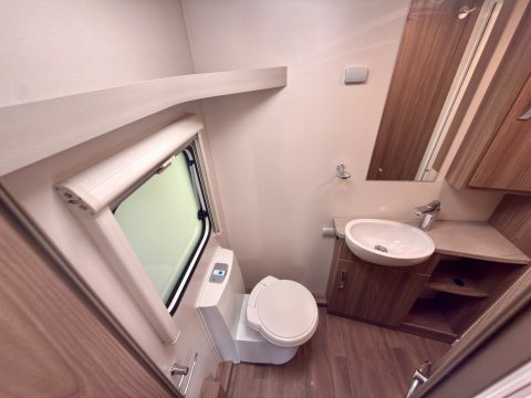 Swift Expression 554 SR 19