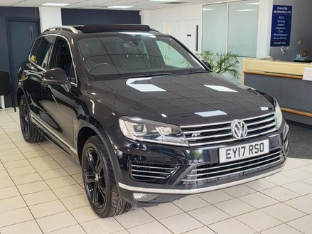 Volkswagen Touareg 3.0 TDI V6 BlueMotion Tech R-Line Plus Tiptronic 4WD Euro 6 (s/s) 5dr