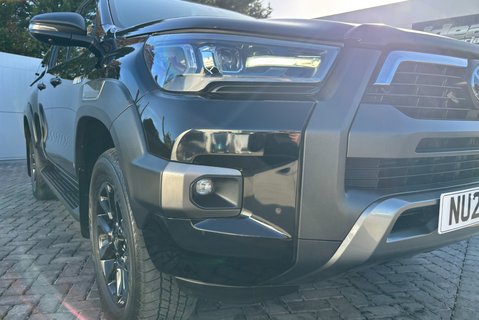 Toyota Hilux Invincible X 4WD 2.8 D-4D Double Cab Pickup - Hardtop Canopy 24