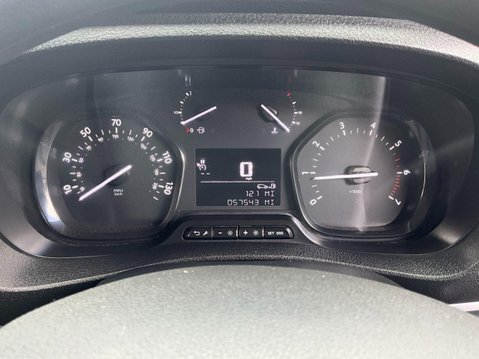 Vauxhall Vivaro 2.0 L2H1 3100 DYNAMIC S/S 121 BHP 13