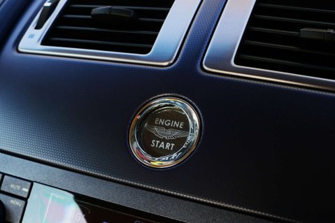 Aston Martin Vantage 4.3 Vantage V8 3dr 29