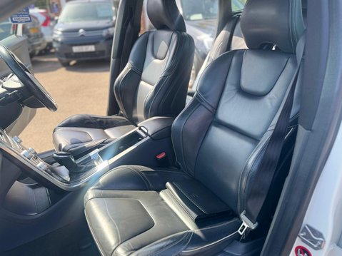 Volvo XC60 2.0 D4 R-Design Lux Nav Auto Euro 6 (s/s) 5dr 23