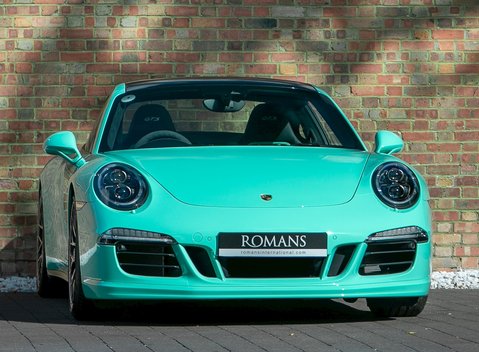 Porsche 911 (991) Carrera GTS 1