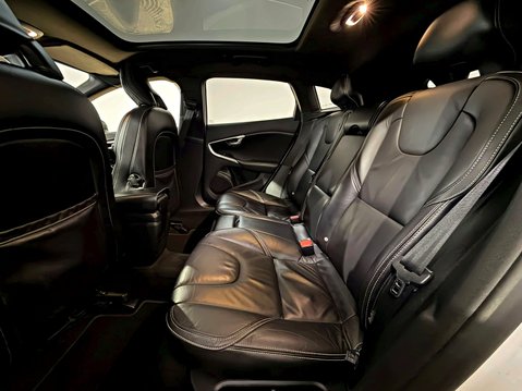 Volvo V40 R-DESIGN NAV D3 S/S 2.0 DIESEL MANUAL 23