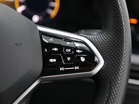 Volkswagen Golf 1.5 TSI R-Line Euro 6 (s/s) 5dr 12