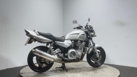 Yamaha XJR1300 2001 37K 1 OWNER NEW MOT SERVICED MUSCLE BIKE 1300CC 3