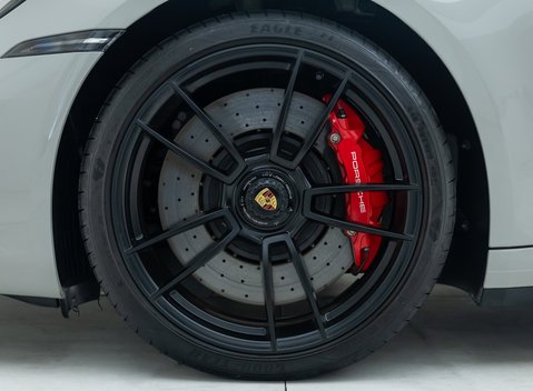 Porsche 911 Targa 4 GTS (992) 25