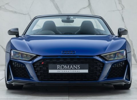 Audi R8 V10 PERFORMANCE CARBON BLACK SPYDER 11