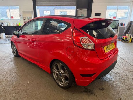 Ford Fiesta 1.0T EcoBoost Zetec S Red Edition Euro 6 (s/s) 3dr 4