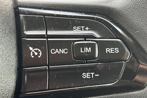 Peugeot Boxer 35 L3H2 Professional 140 ps Panel Van 24