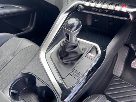 Peugeot 3008 BLUEHDI S/S GT LINE 19
