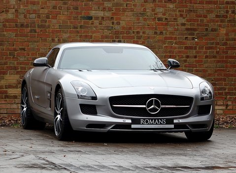 Mercedes-Benz SLS AMG GT 1