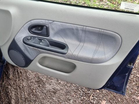 Renault Clio EXPRESSION 16V 18