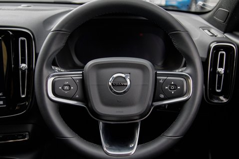 Volvo C40 RECHARGE PRO TWIN AWD 21