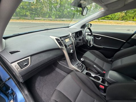 Hyundai i30 CRDI ACTIVE BLUE DRIVE 12