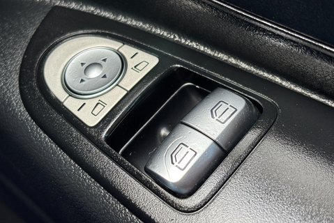 Mercedes-Benz Vito 114 Progressive L3 9g-Tronic Panel Van 36