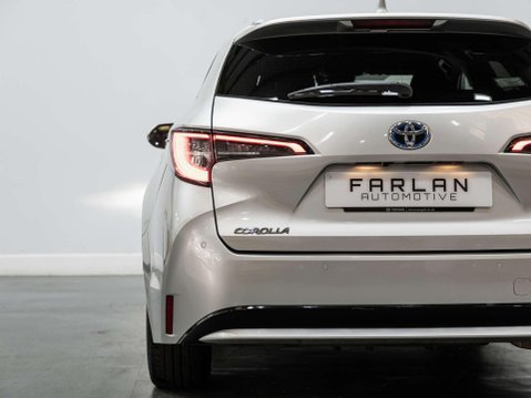 Toyota Corolla 1.8 VVT-h Design Touring Sports 5dr Petrol Hybrid CVT Euro 6 (s/s) (122 ps) 29