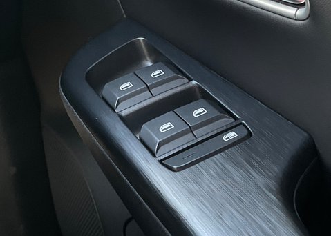 MG ZS 1.5 HYBRID+ TROPHY 18