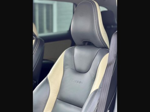 Volvo XC60 2.0 R-Design Powershift 8