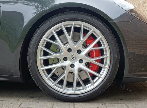 Porsche Panamera Turbo 18