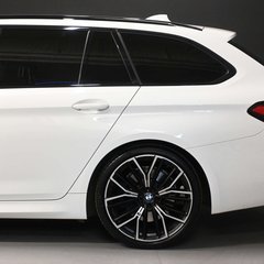 BMW 5 Series 2.0 520d xDrive M Sport MHEV Auto 4WD 5dr 1