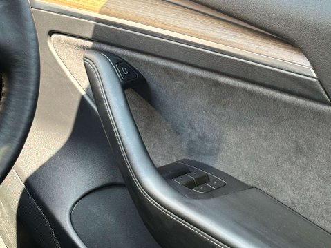 Tesla Model 3 Model 3 Standard Range + 4dr 32