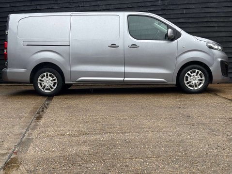 Vauxhall Vivaro 1.5 Vivaro 2900 Sportive S/S 35