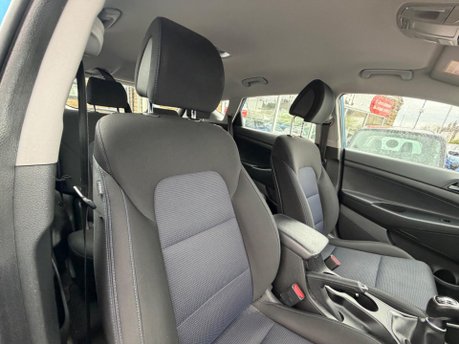 Hyundai TUCSON CRDI SE NAV BLUE DRIVE 10