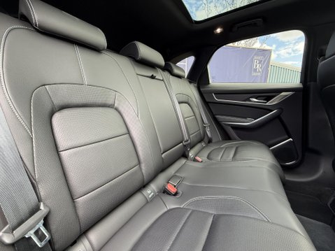 Jaguar F-Pace 2.0 D200 MHEV R-Dynamic Black SUV 5dr Diesel Auto AWD Euro 6 (s/s) (204 ps) 27