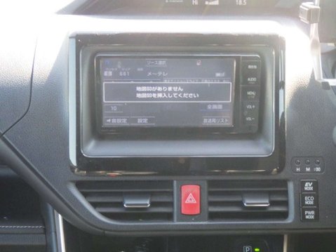 Toyota Esquire Hybrid 11