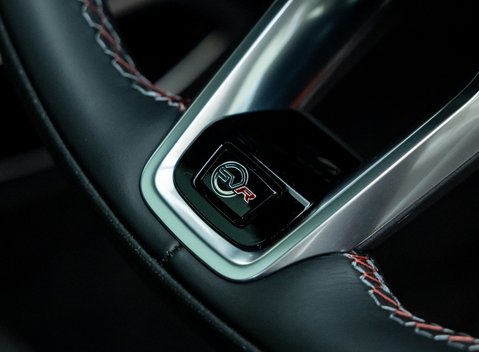 Jaguar F-Pace SVR 12