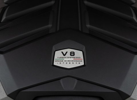 Lamborghini Urus Pearl Capsule 36