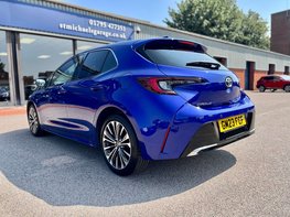 Toyota Corolla 1.8 Corolla Design HEV CVT 5dr 69