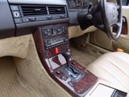Mercedes-Benz SL Series 500SL-32 22