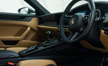 Porsche 911 GT3 TOURING (992) 13