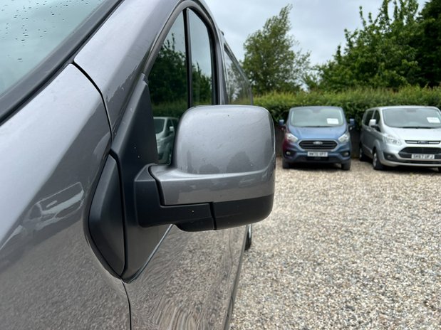 Renault Trafic LWB L2H1 Low Roof Sport 296 Air Con Nav Sensors EU 20