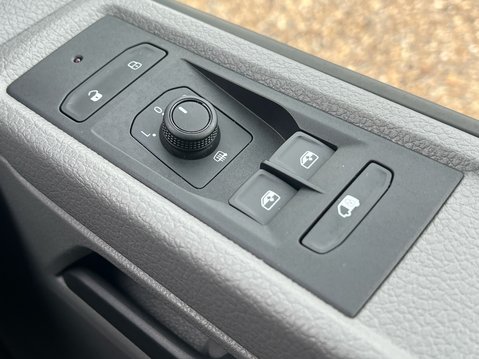 Volkswagen Transporter T28 TDI P/V STARTLINE 24