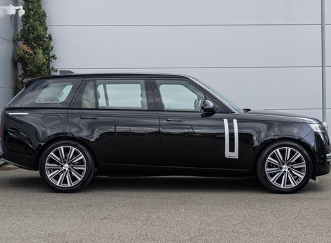 Land Rover Range Rover D350 AUTOBIOGRAPHY LWB 3