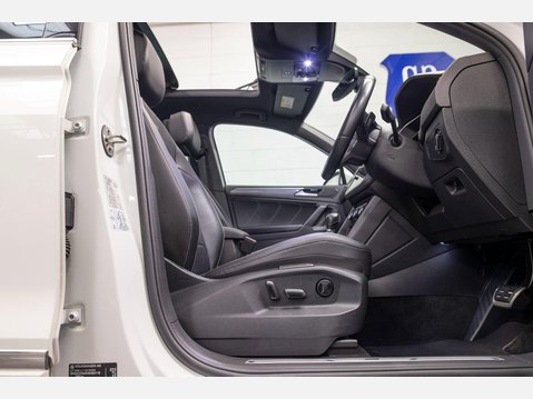 Volkswagen Tiguan 2.0 TDI R-Line Tech DSG 4Motion Euro 6 (s/s) 5dr 14