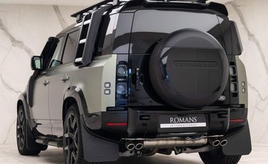 Land Rover Defender V8 4