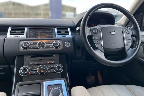 Land Rover Range Rover Sport 3.0 SD V6 HSE Black SUV 5dr Diesel Auto 4WD Euro 5 (255 bhp) 25