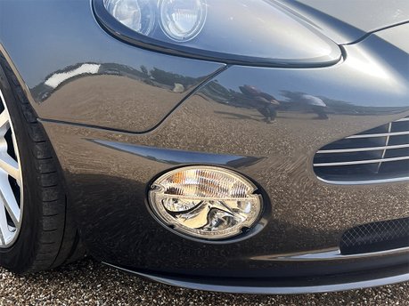 Aston Martin Vanquish V12 S 15