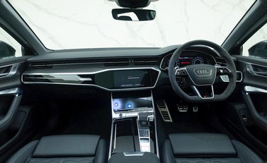 Audi RS6 Avant Carbon Black URBAN 17