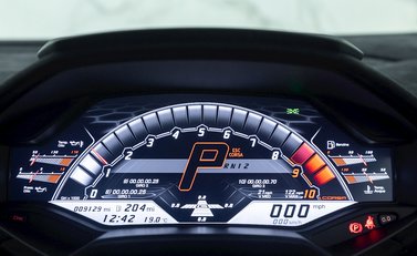 Lamborghini Huracan LP640-4 Performante 14