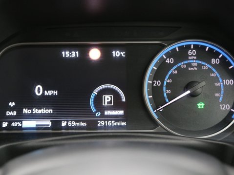 Nissan LEAF 39kWh Acenta Auto 5dr 14